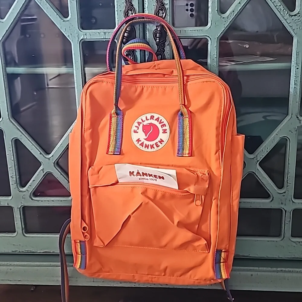 Back pack - Picture 2 of 3